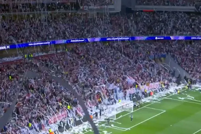 Geceye damga vuran görüntü! Sahaya attıkları hayrete düşürdü