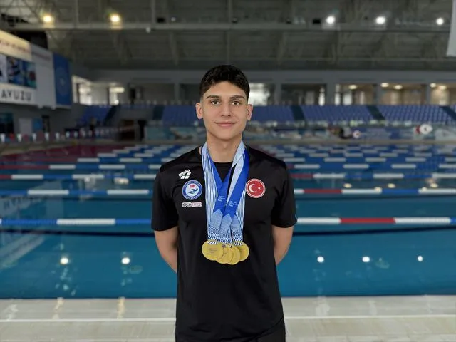 Genç Kulaç Emre Onuş'un Hedefi Avrupa Zirvesi: Çekya'daki 4 Altın Madalyanın Ardından Hazırlıklar Sürüyor