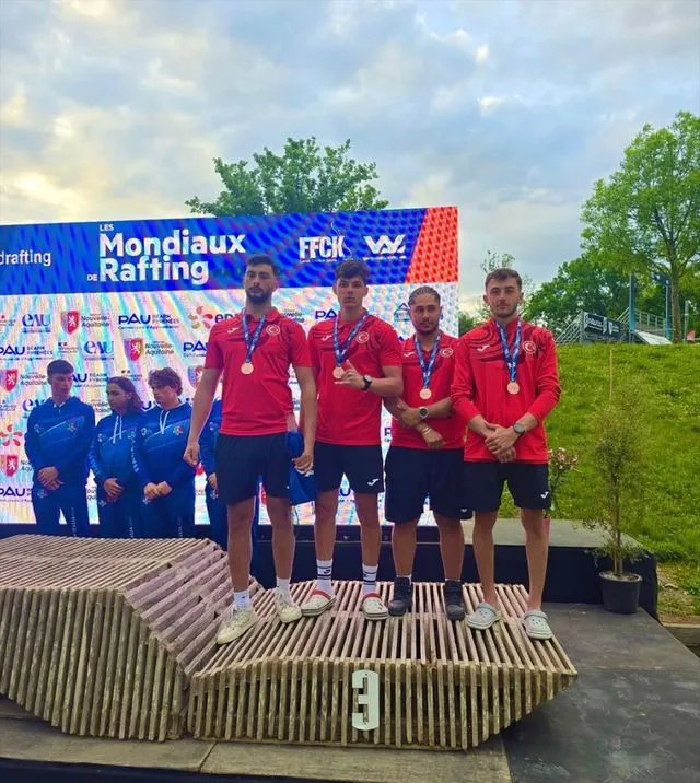 Genç Raftingciler Dünya Arenasında Parladı