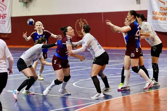 Hentbol: Kadınlar Süper Lig