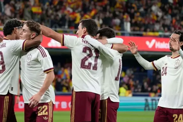 İspanya, Sırbistan'ı Kontrol Altına Alarak 3-0 Kazandı
