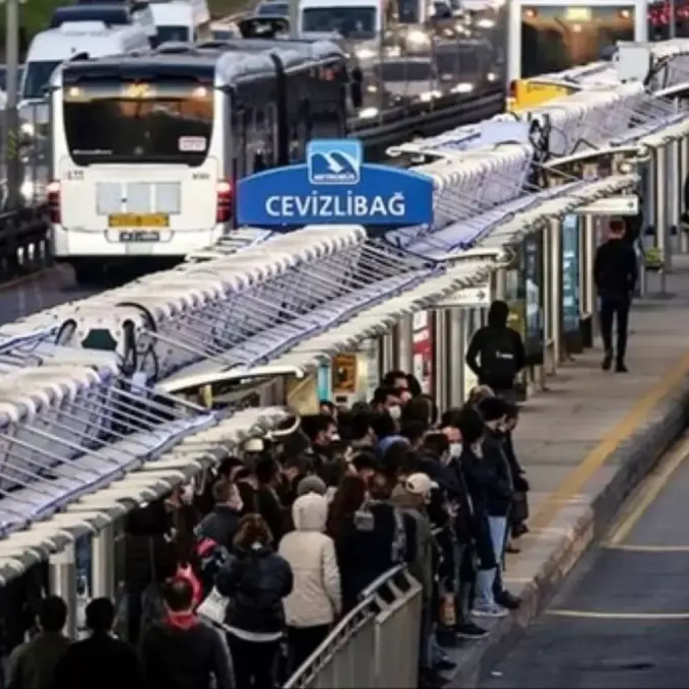 İstanbul'da toplu taşımaya zam mı geldi? Yeni akbil ücretleri belli oldu mu, otobüs, minibüs, taksi, Marmaray, metro, metrobüs ücreti ne kadar oldu?