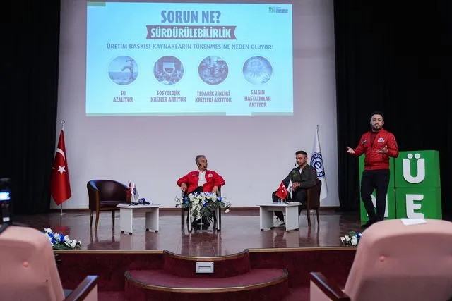İzmir'de "Yapay Zeka ve Otonom Sistemler ile Tarımsal Dönüşüm Konferansı" düzenlendi