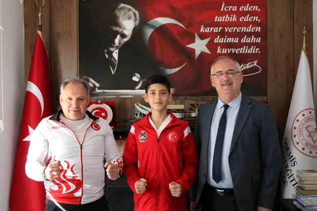 İzmir'in Gururu Görkem Uludoğan Polonya Yolcusu: Millî Karateci Dünya Şampiyonası'nda Kürsüye Göz Dikti