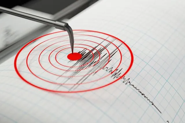Japonya'yı Sallayan 7.4 Büyüklüğündeki Deprem ve Tsunami Uyarısı