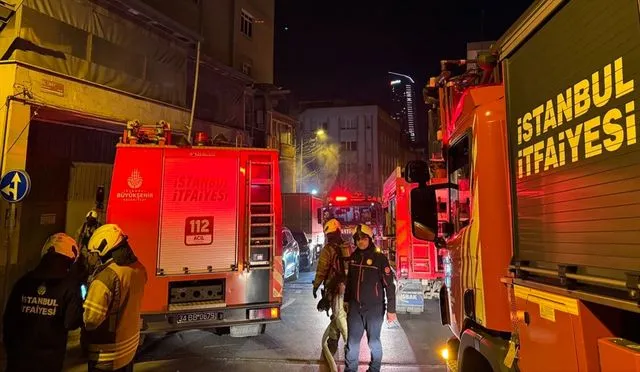 Kağıthane'de tekstil atölyesinde çıkan yangın söndürüldü