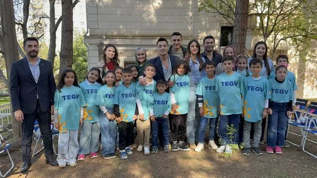 Kanal D'nin 'Uzak Şehir' dizisi Midyat'taki setinde TEGV çocuklarını ağırladı