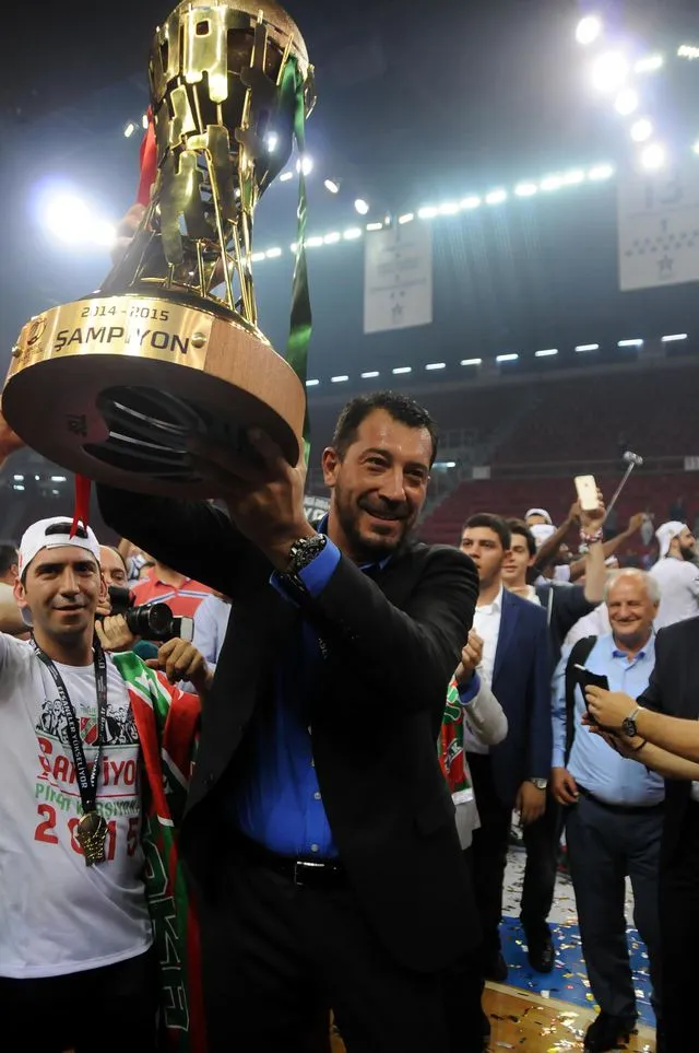 Karşıyaka'nın kaderi Ufuk Sarıca'dan geçecek