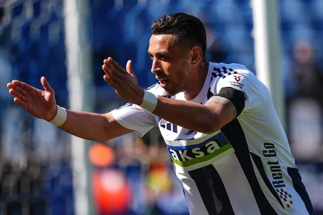 Kasımpaşa, İrfan Can'ın köşe vuruş gollerini sayesinde Alanyaspor'u mağlup etti