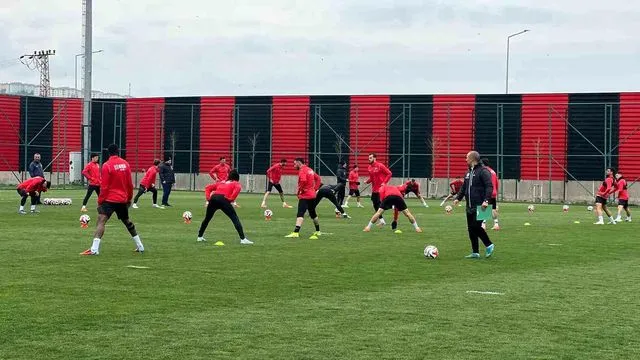 Kırmızı-Siyahlılar Sezon Finaline Hazır: Çorum FK’da Erzurumspor Mesaisi Tamamlandı