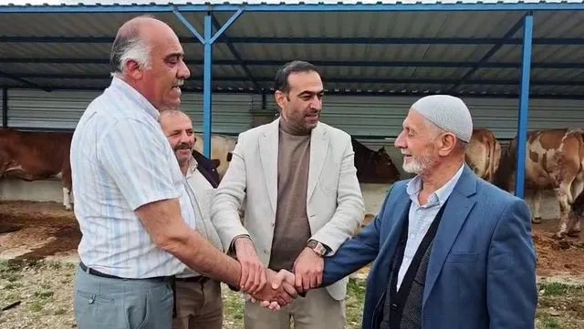 Kurban Bayramı Öncesi Pazarlarda Yoğunluk: Fiyatlar ve Pazarlıklar Gündemde