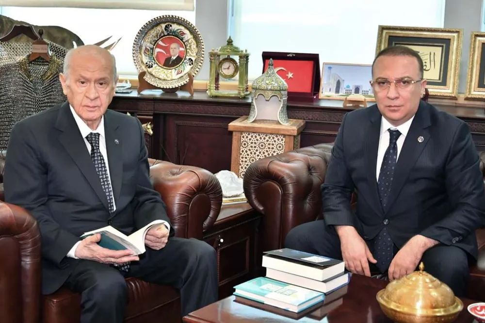 MHP'den İstifa Eden İzzet Ulvi Yönter'in Yeni Paylaşımları Gündem Oldu