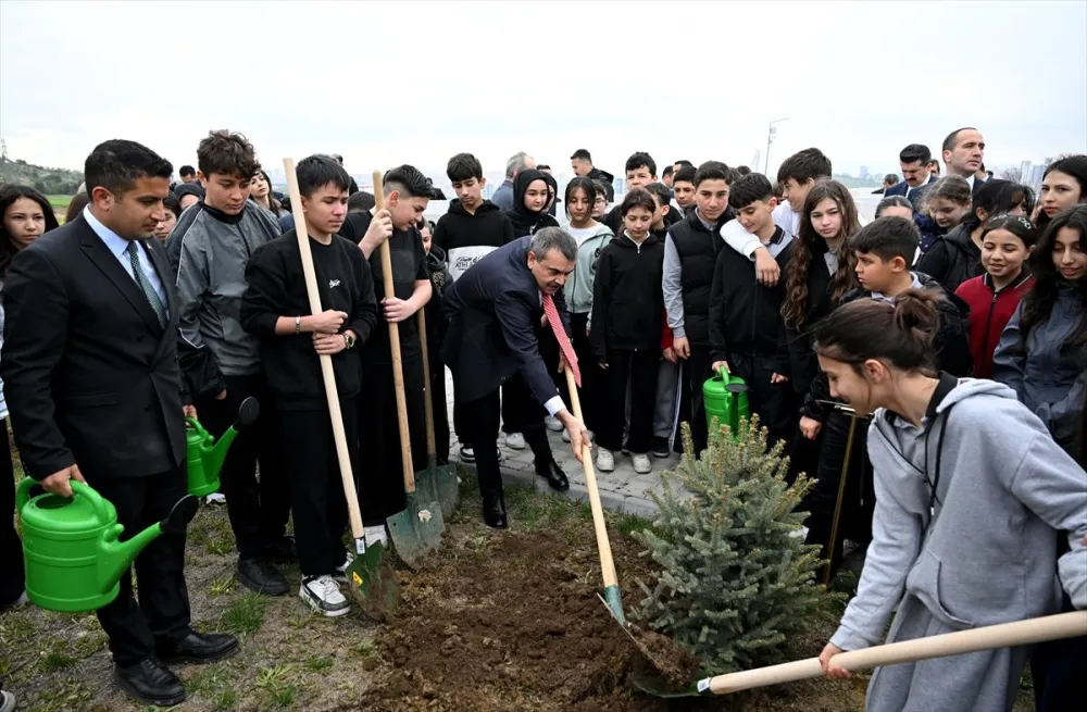 Milli Eğitim Bakanı Tekin, Şehit Öğretmenler Abidesi