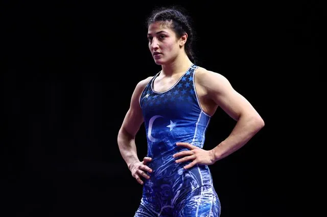 Milli güreşçi Elvira Süleyman Kamaloğlu, Avrupa ikincisi oldu