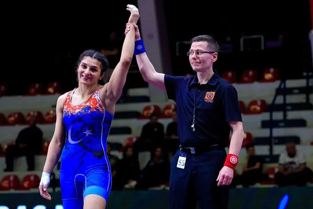 Milli güreşçi Nesrin Baş, Avrupa şampiyonu oldu
