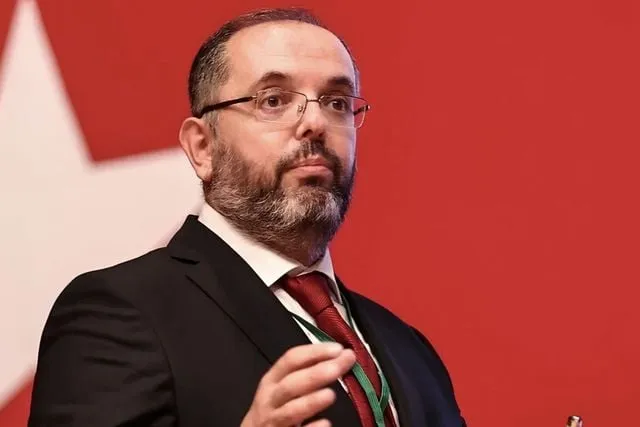 MSÜ Rektörü Erhan Afyoncu