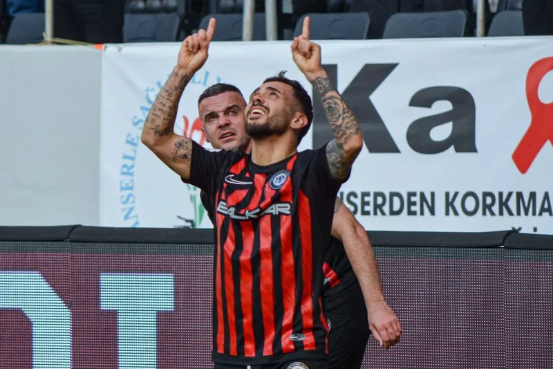 7 maç 7 galibiyet! Adım adım değil, koşarak Süper Lig