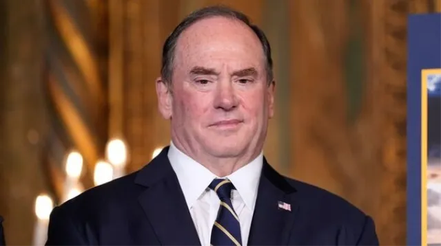 ABD Donanmasinda Yukselen Degisim: Phelan'in G Gorevden Ayrilmasi