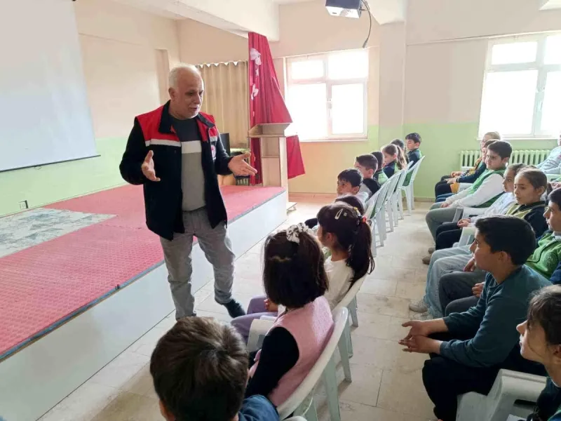 Adilcevaz'da öğrencilere gıda, hijyen ve israf bilinci eğitimi