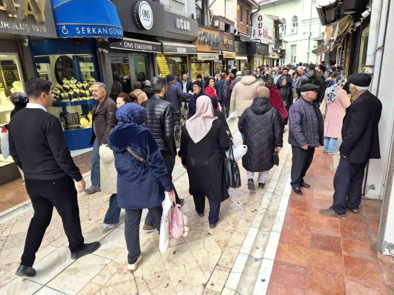 Altın Fiyatlarındaki Düşüş Kuyumcuları Vurgun Yaptı