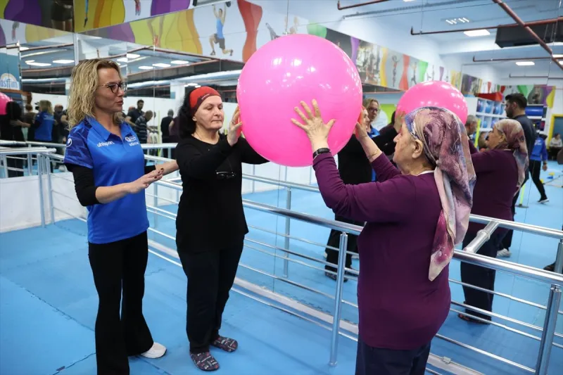 Antalya'da Parkinson hastalarına yönelik eğitim düzenlendi