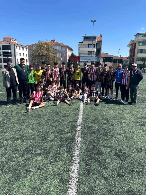 Bilecik U15 Gençler Ligi’nde Zafer 1299 Bilecikspor’un: Şampiyonluk Kupası Sahibini Buldu
