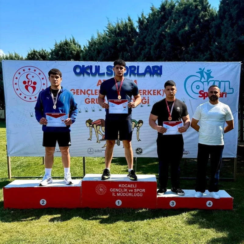 Bilecikli Genç Atlet Abdulkerim Akdaş Kocaeli'de Zirveye Çıktı: Gülle Atmada Büyük Başarı