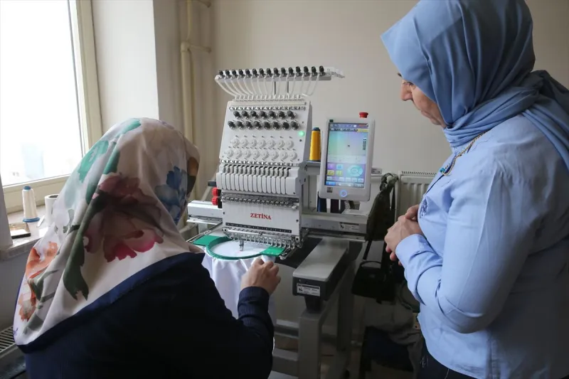 Bitlis'te Japonların hibe desteğiyle açılan tekstil kursunda kadınlar iş hayatına hazırlanıyor