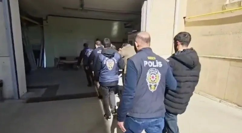 Bungalov kiralama vaadiyle dolandırıcılık yapan şebekeye operasyon: 15 şüpheli yakalandı