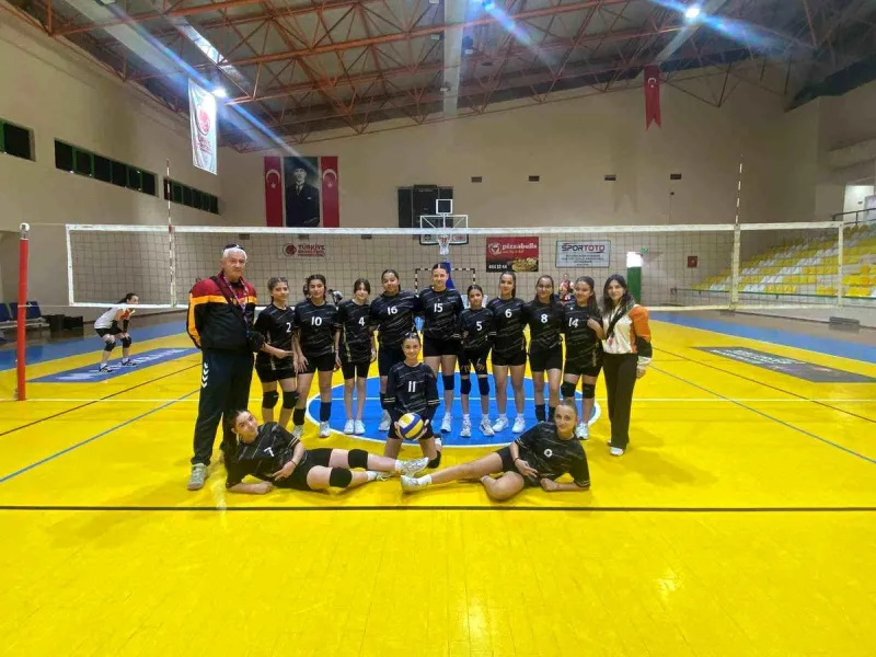 Burhaniye'de Geleneksel Çocuk Sporcular Şenliği başladı