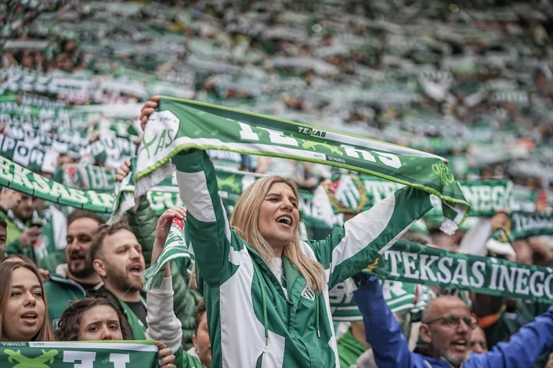 Bursaspor, Nesine 2. Lig Kırmızı Grup 33. hafta maçında Somaspor