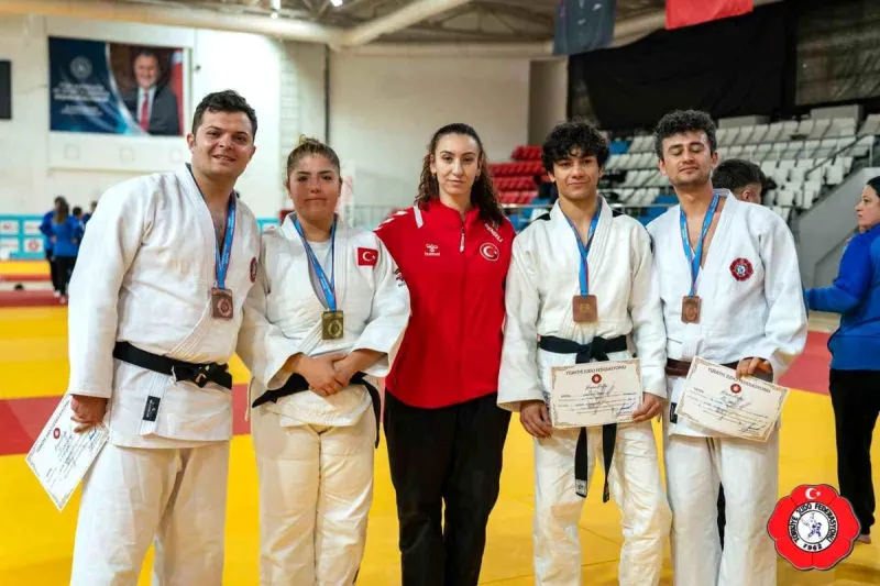 Denizlili judoculardan Türkiye şampiyonluğu