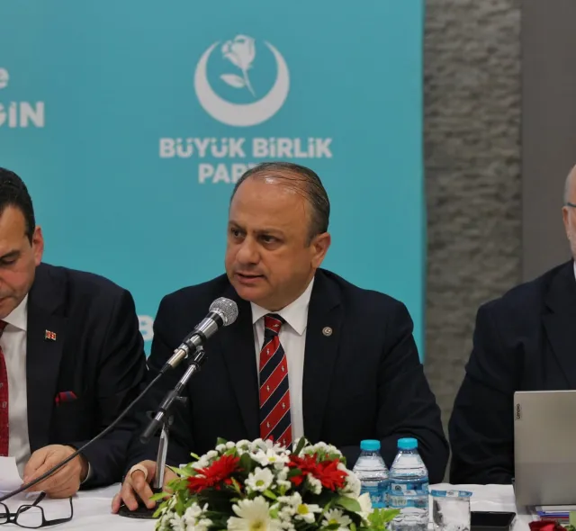 Destici Özbekistan yolcusu