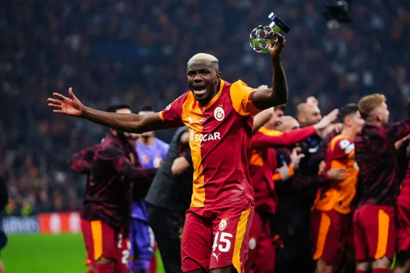 Dünya devi gemileri yaktı! Osimhen