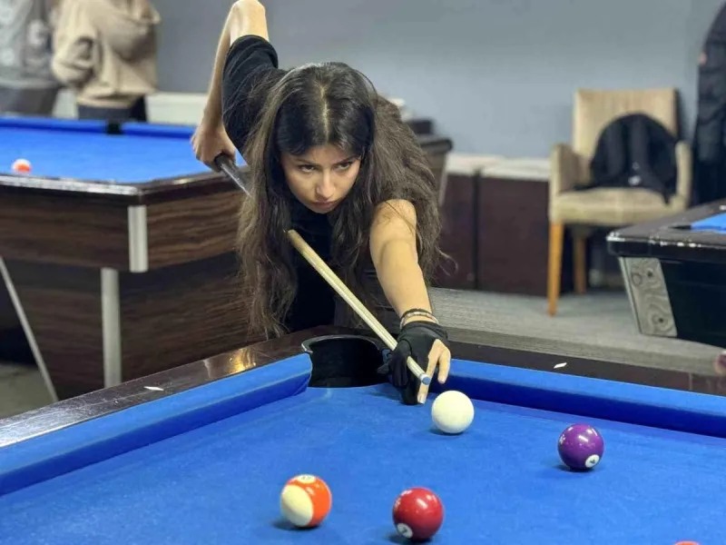 Düzce'de Genç Bilardocuların Kıyasıya Mücadelesi Sona Erdi