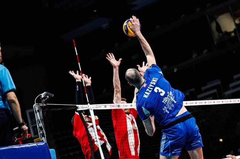 Efeler Ligi: Halkbank: 2 Spor Toto: 3