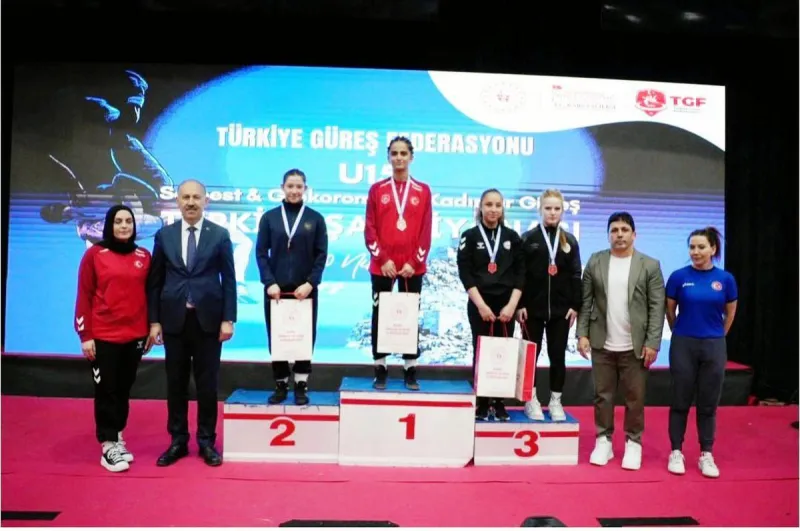 Erzincanlı güreşçilerden Türkiye şampiyonasında başarı