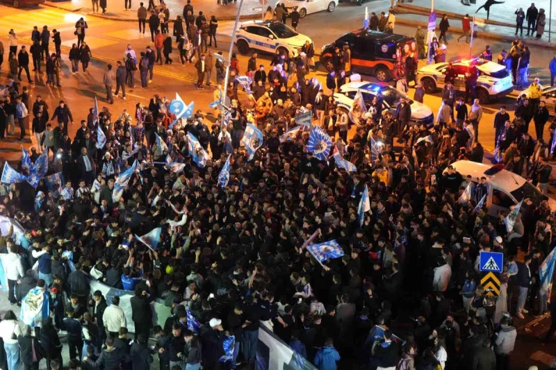 Erzurum'da Süper Lig coşkusu caddelere sığmadı
