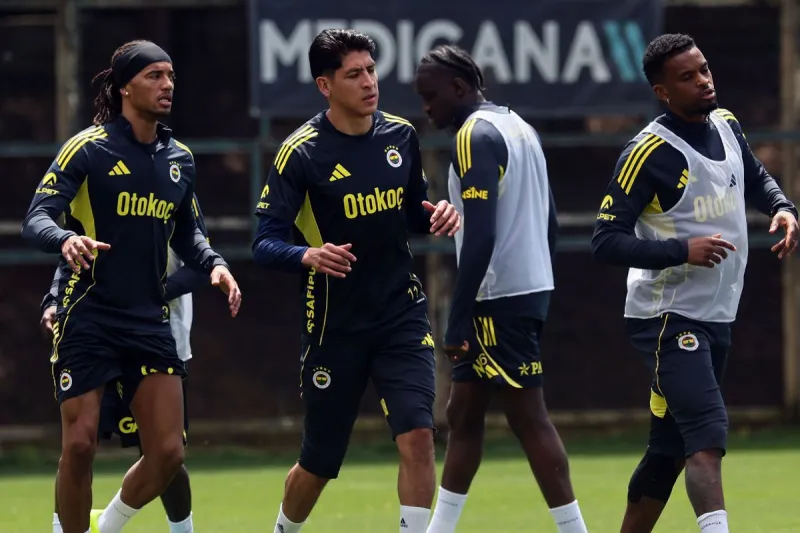 Fener taraftarını delirten paylaşım: Düştüğü nota tepki yağıyor