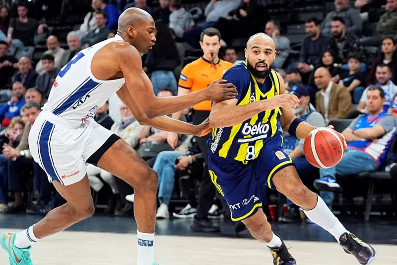 Fenerbahçe Beko, derbide Anadolu Efes