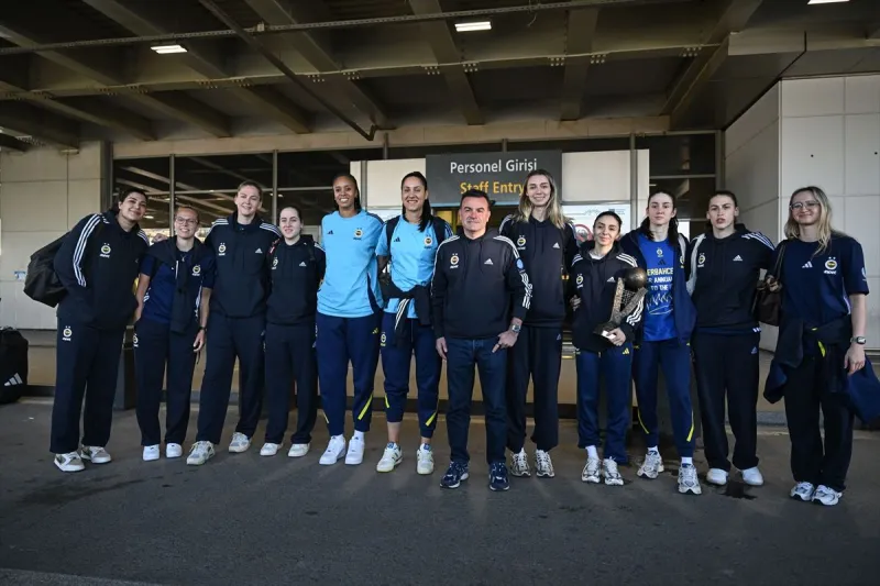 FIBA Kadınlar Avrupa Ligi şampiyonu Fenerbahçe Opet, yurda döndü