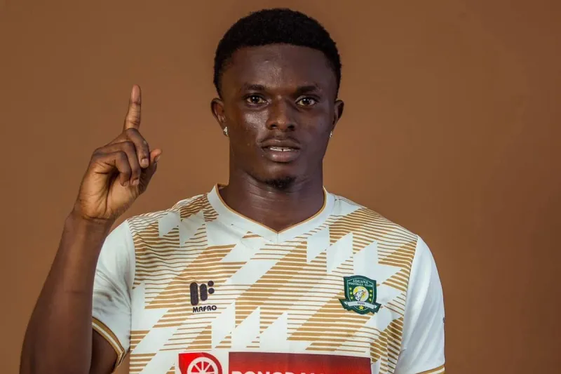 Futbol dünyası şokta! Genç futbolcunun kafasına sıktılar