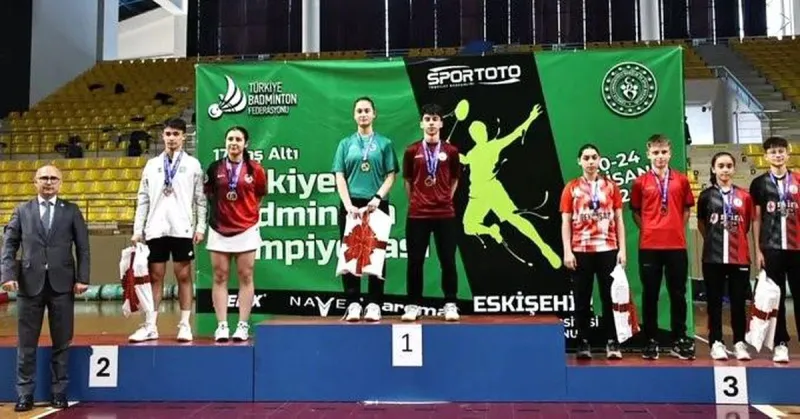 Genç Badminton Yıldızları Eskişehir'de Bir Araya Geldi