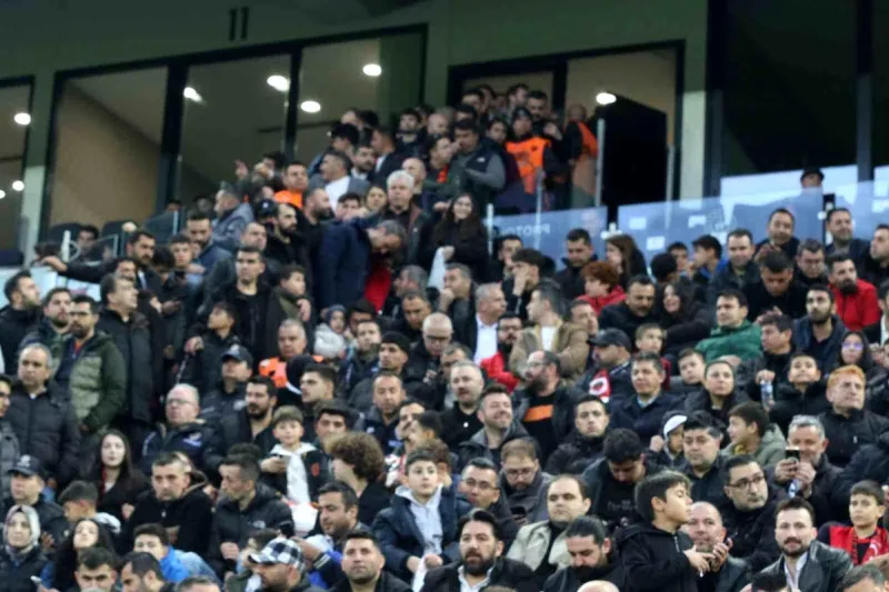 Gençlerbirliği Galatasaray maçında VIP tribünde izdiham
