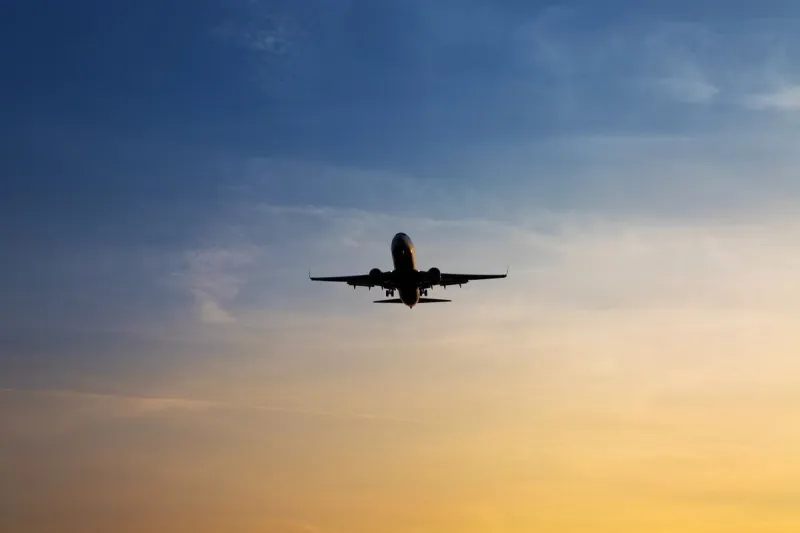 İran'dan bazı ülkelere uçak seferleri başladı