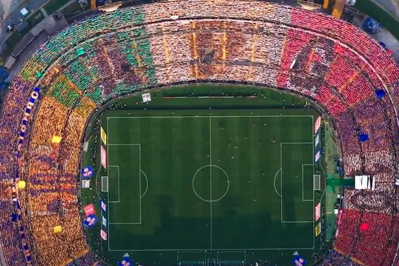 İşte futbol bu! Efsane isme unutamayacağı anlar yaşattılar