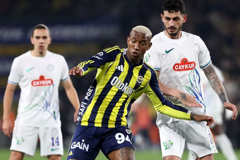 Kadıköy'de hüsran! Fenerbahçe, 10 kişi kalan Çaykur Rizespor karşısında 90+8'de yıkıldı