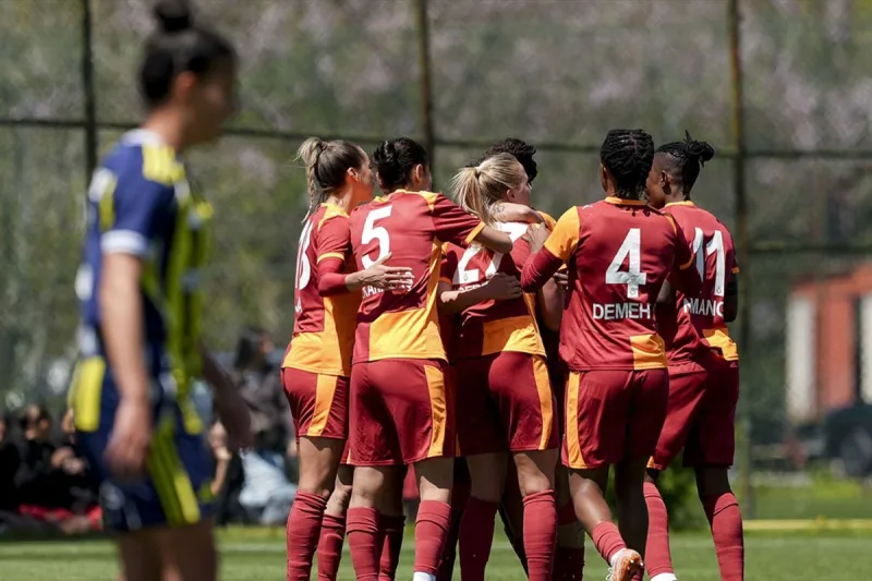 Kadınlar derbisinde inanılmaz son! Galatasaray, Fenerbahçe