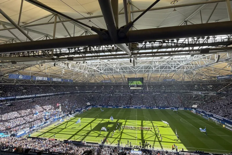 Kan donduran olay! Stadyum tuvaletinde ceset bulundu