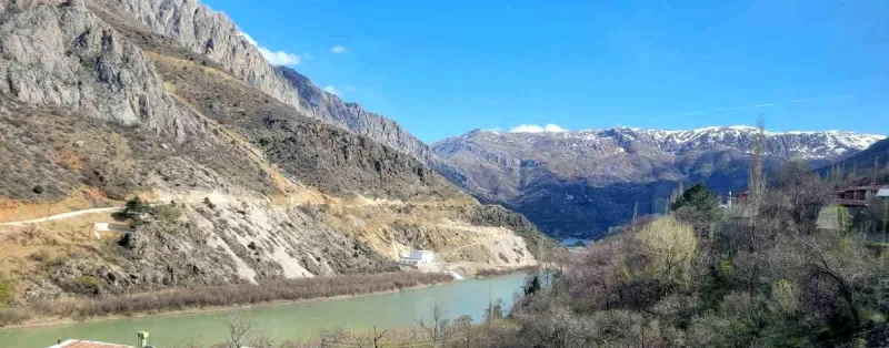 Kemaliye'de yol çalışması sonrası köylülerden asfalt talebi